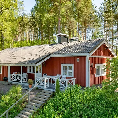 Punatulkku By Interhome * Hirsjärvi